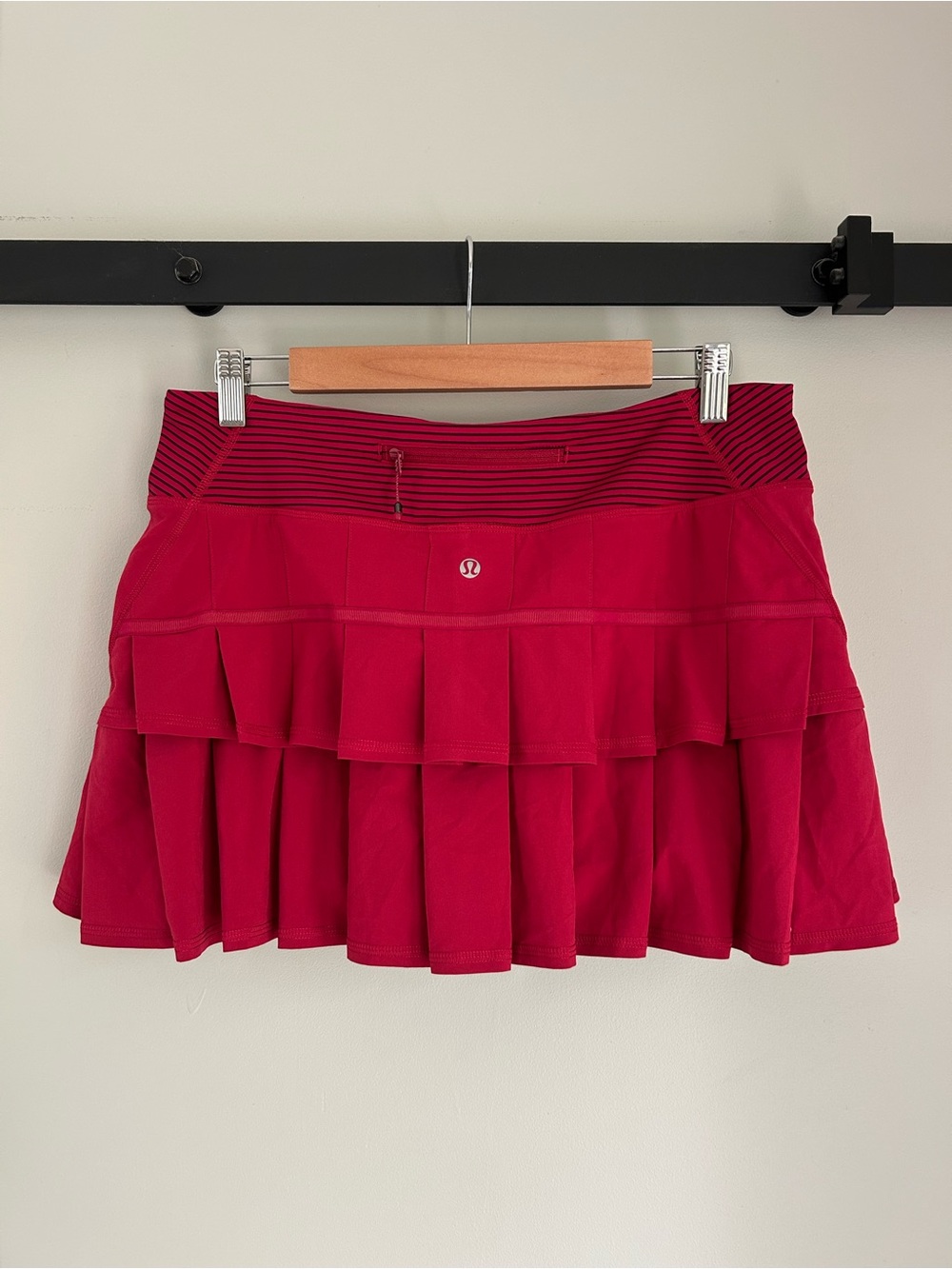 Lululemon Pace Setter Pleated Skirt Regular Rare Size 10